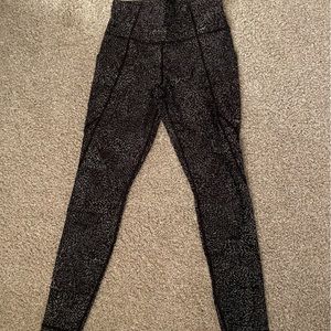 Athleta Salutation Stash Pocket